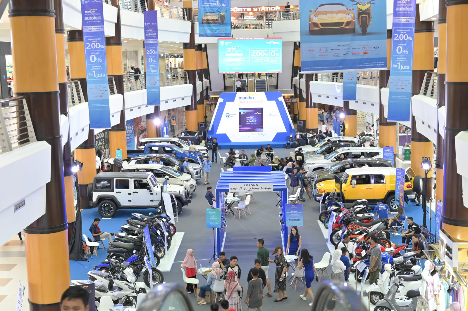 Area pameran otomotif MUF Auto Fest dilihat dari atas